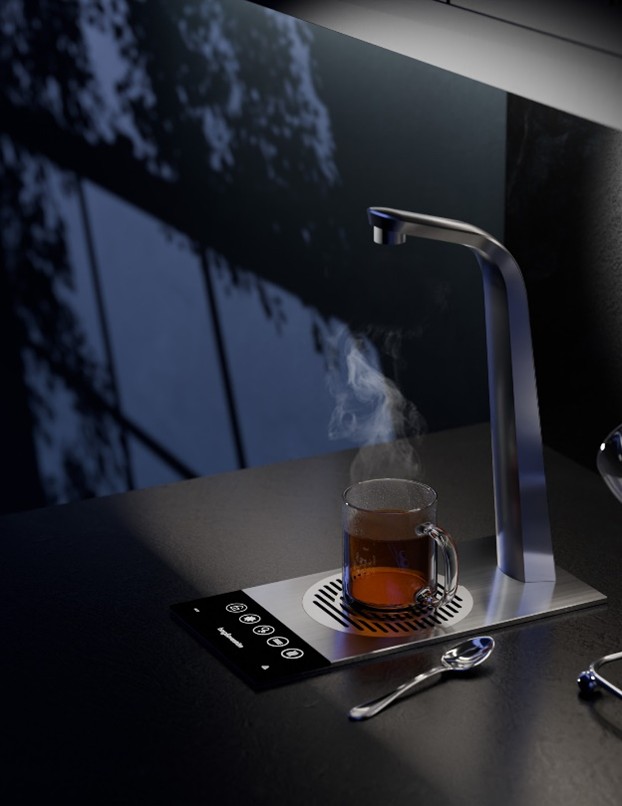 Tasse de thé fumante provenant d'un robinet d'eau